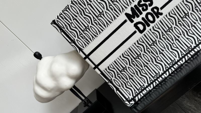 chr1st1an D10r shopping bags
